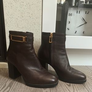 Tod’s Leather Booties👠✨